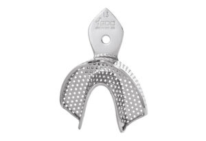 IMPRESSION TRAY DENTULOUS PERFORATED LOWER MEDIUM
